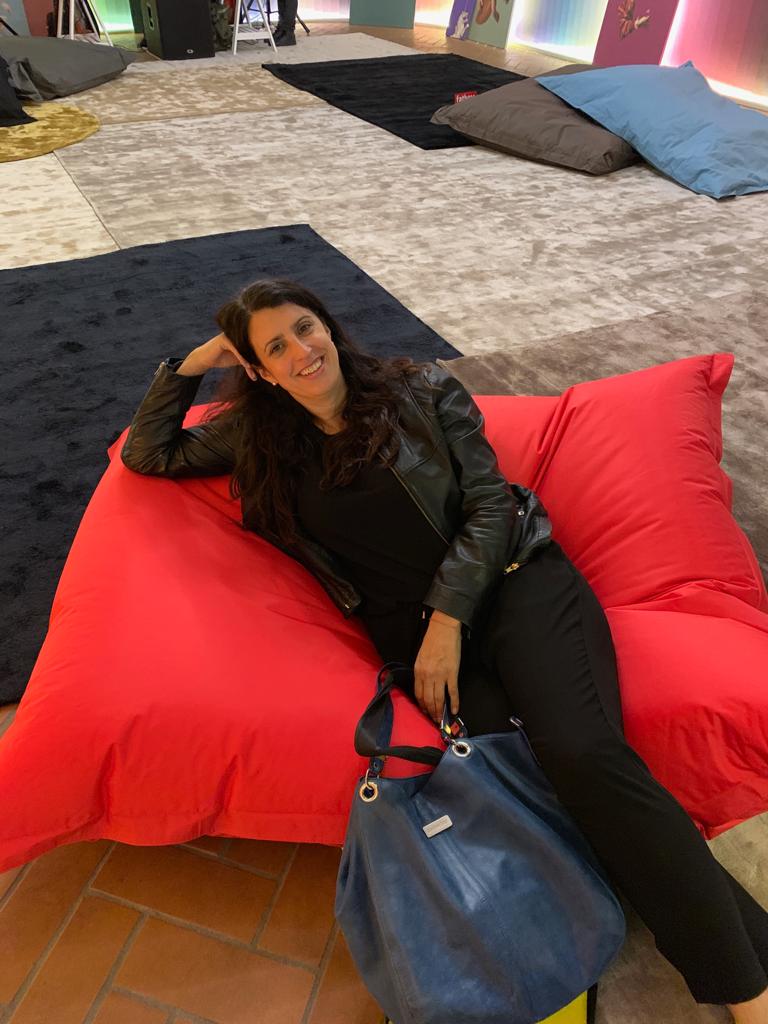 Interior Designerin bei der Arbeit